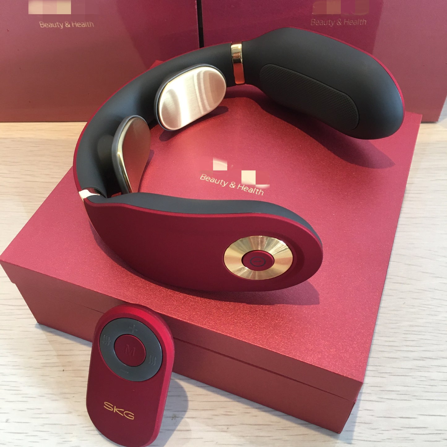 SKG4098 Red Premium Neck Massager with Remote